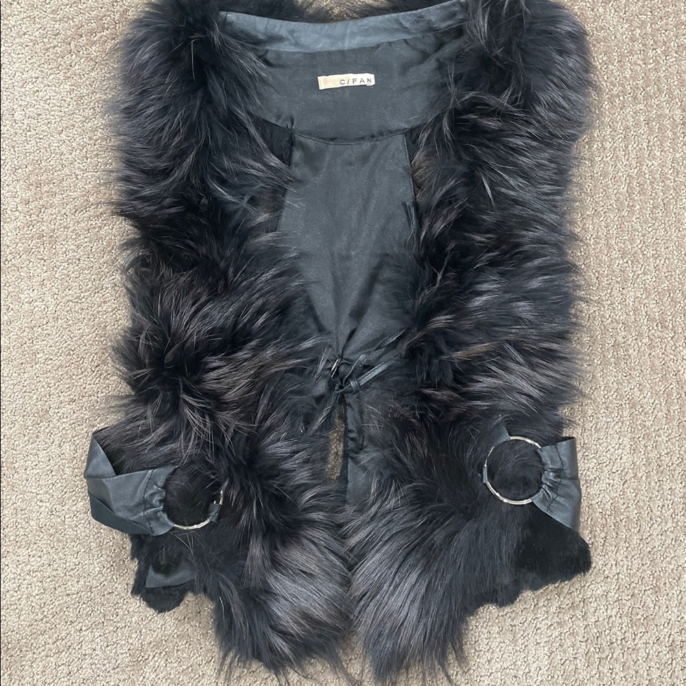 Black Rabbit C/Fan Vest. Size S.